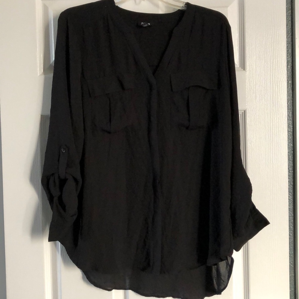 Blouse with convertible sleeves